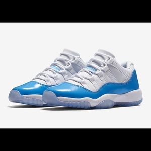 Jordan 11 Carolina